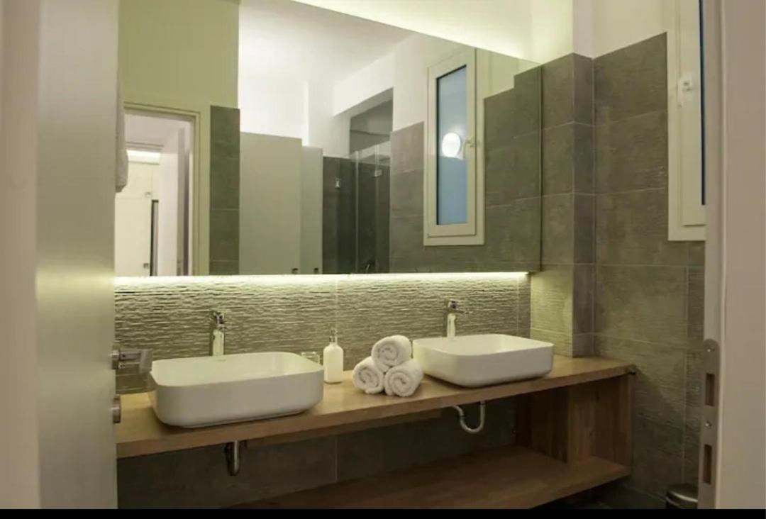 Syntagma Voulis Street Modern Apartment